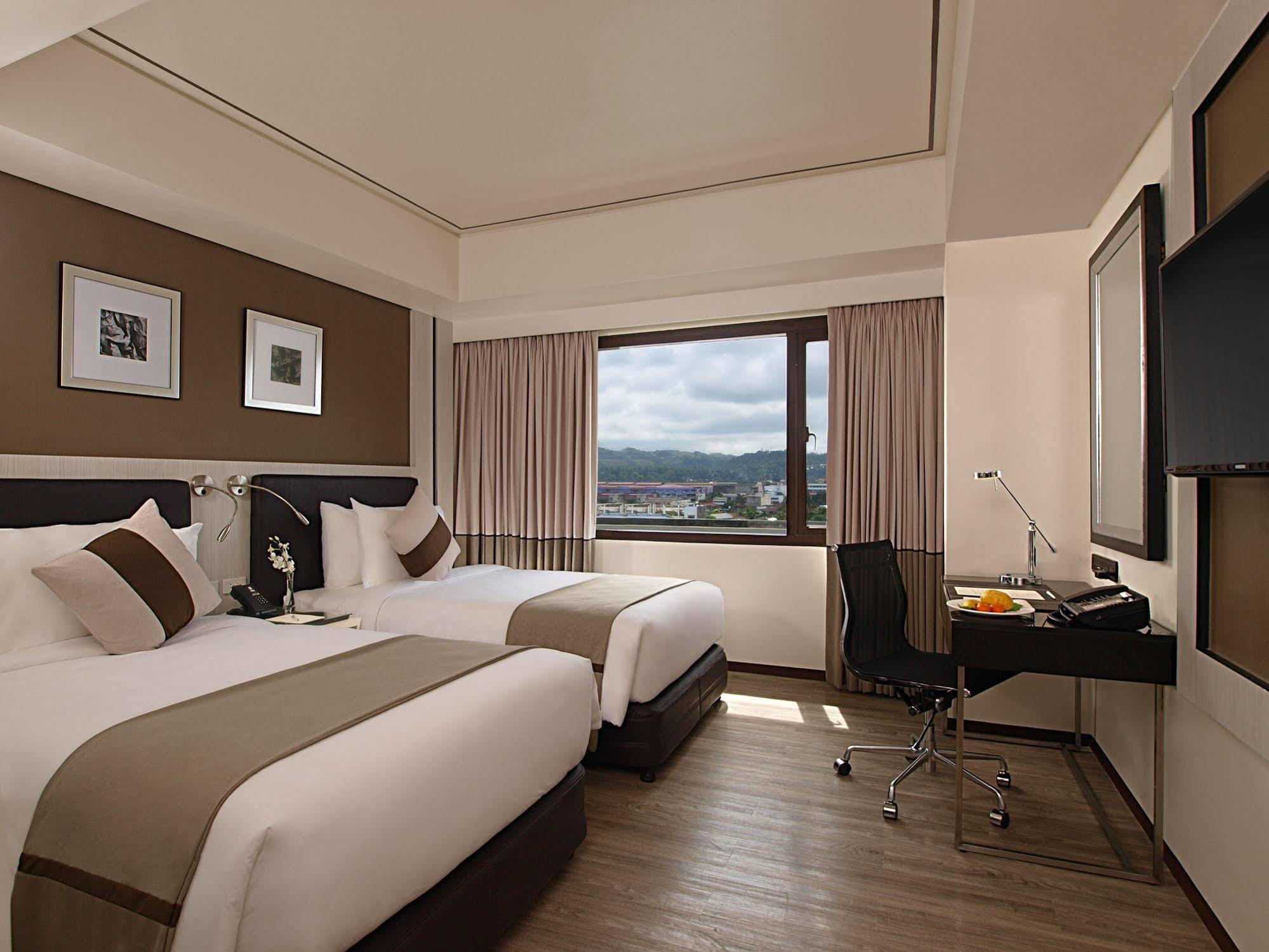 Seda Centrio Hotell Cagayan de Oro Exteriör bild
