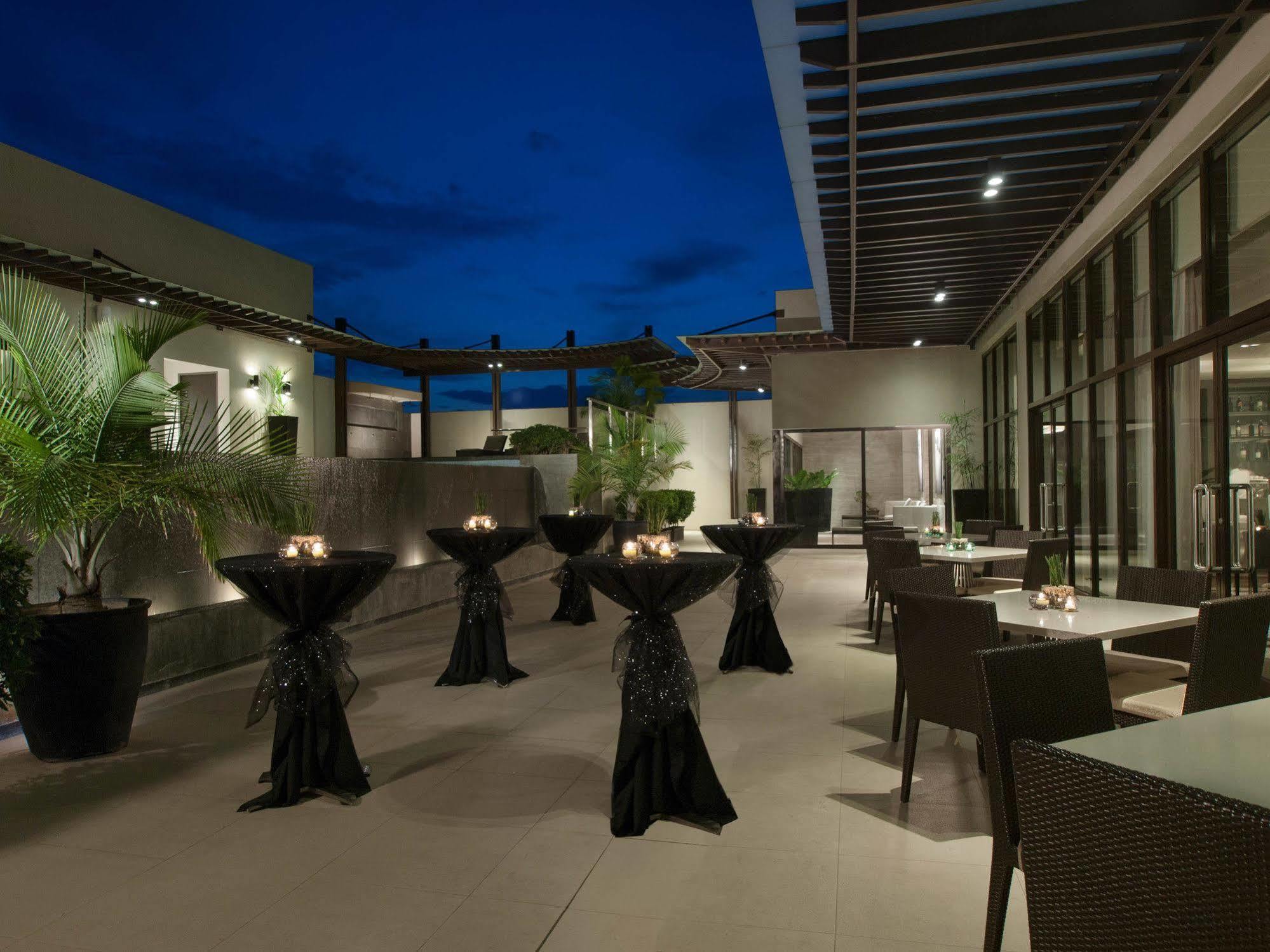 Seda Centrio Hotell Cagayan de Oro Exteriör bild