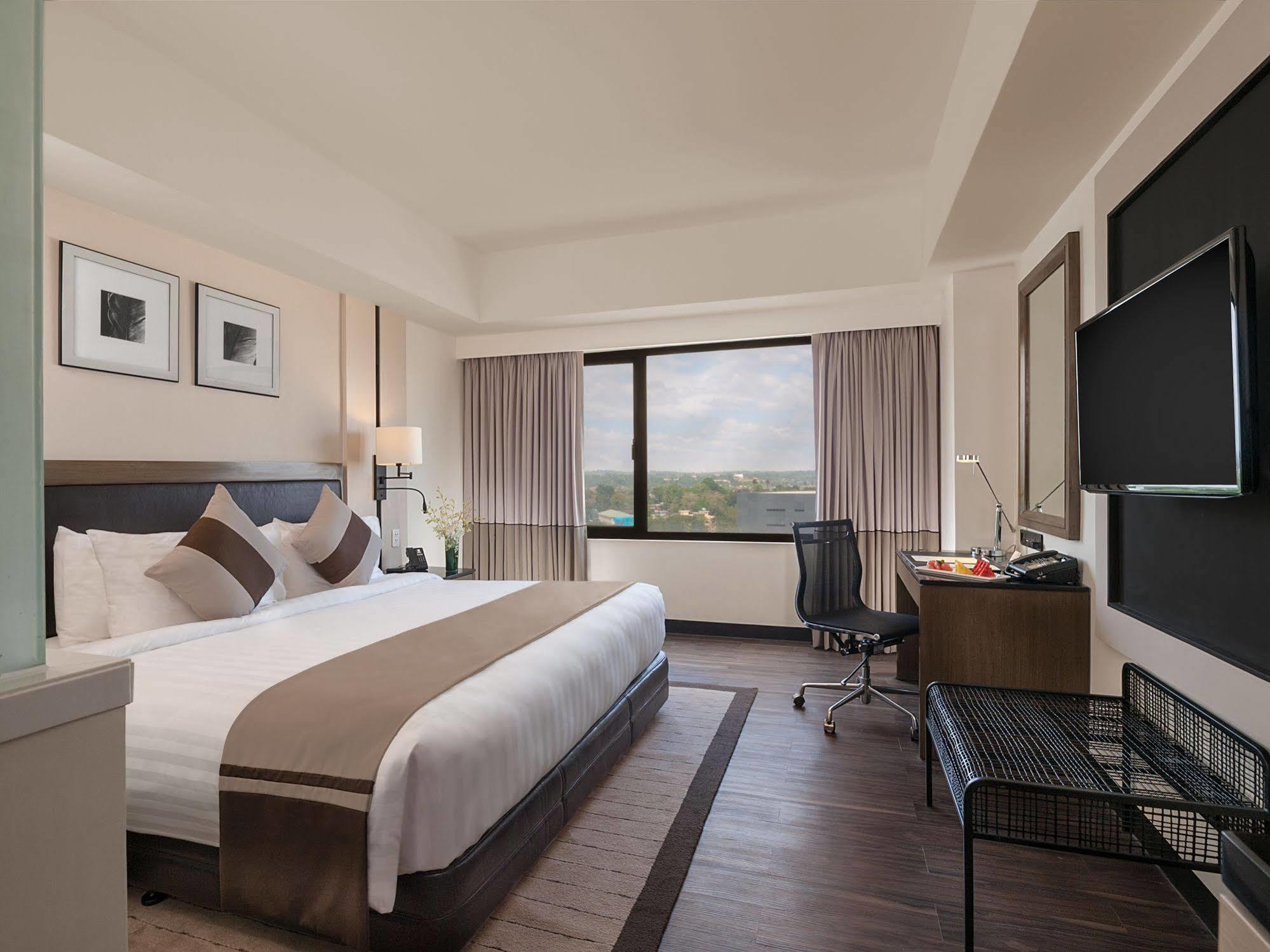 Seda Centrio Hotell Cagayan de Oro Exteriör bild