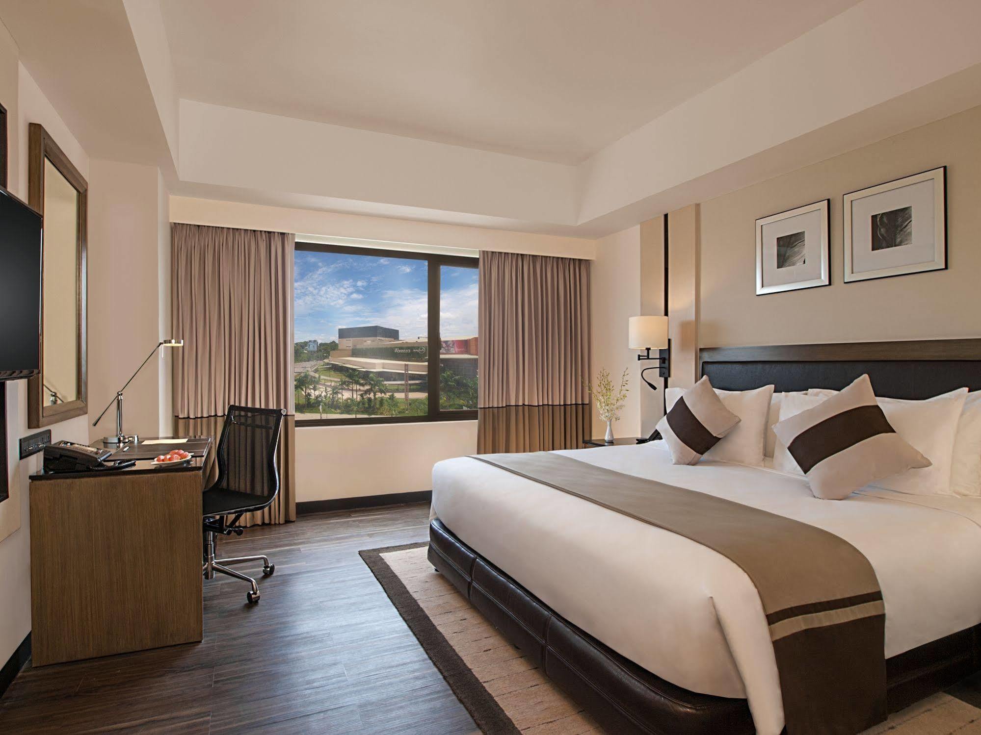 Seda Centrio Hotell Cagayan de Oro Exteriör bild